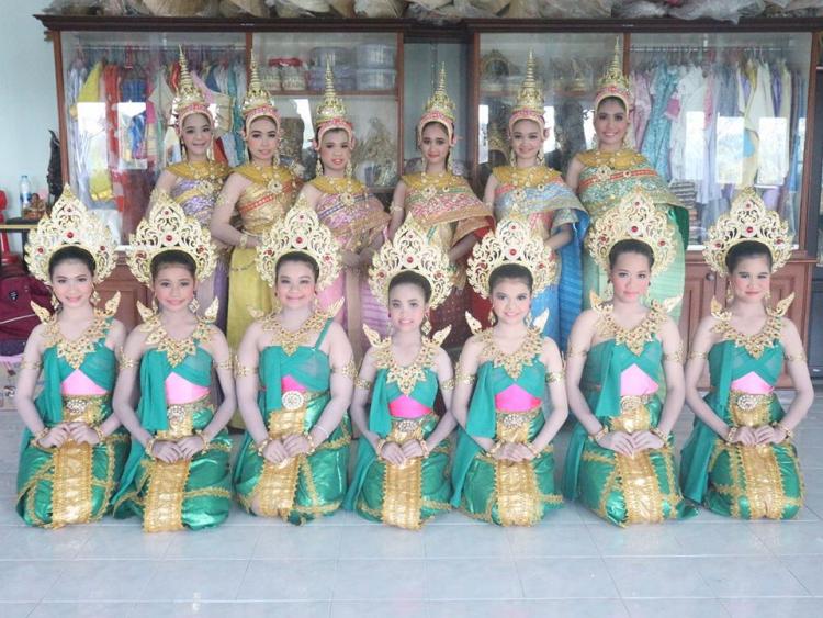 ร่วมงานฉลองวิหาร (หลังใหม่) และปิดทองหลวงพ่อสองพี่น้อง ณ วัดบ้านเลือก อ.โพธาราม จ.ราชบุรี