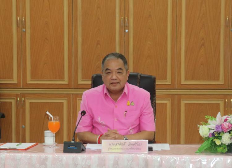 ให้การต้อนรับ นายสุรศักดิ์  อินศรีไกร ผู้ตรวจราชการกระทรวงศึกษาธิการ