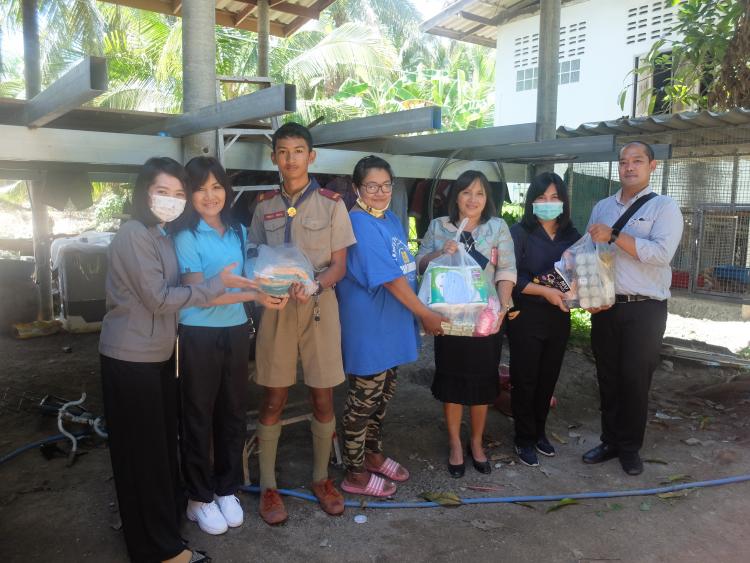 26 สิงหาคม 2563 กลุ่มส่งเสริมการจัดการศึกษา สพม.8 เยี่ยมบ้านนักเรียนเพื่อคัดกรองนักเรียนยากจนและระบบดูแลช่วยเหลือนักเรียนโรงเรียนเนกขัมวิทยา