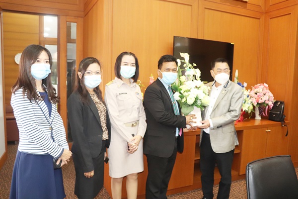 ผอ.สพม.8 ร่วมแสดงความยินดีกับ นายวิวัฒน์  นิติกาญจนา  ในโอกาสที่เดินทางมารับตำแหน่งนายกองค์การบริหารส่วนจังหวัดราชบุรี