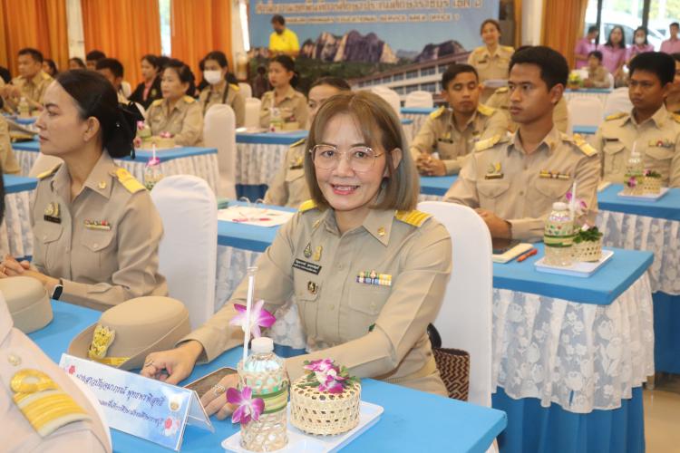 ร่วมให้การต้อนรับ รองศาสตราจารย์ ดร. จิรายุ อิศรางกูร ณ อยุธยา องคมนตรี ในฐานะกรรมการโครงการกองทุนการศึกษา เดินทางมาตรวจเยี่ยม และร่วมประชุมรับฟังการรายงานผลการดำเนินงานของโรงเรียนในโครงการกองทุนการศึกษา และโรงเรียนเครือข่ายด้านคุณธรรม จริยธรรม พื้นที่จังหวัดราชบุรี 