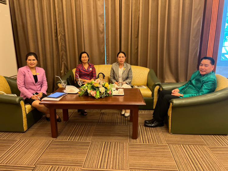 รับฟังการบรรยายเรื่องการบริหารเขตพื้นที่การศึกษาสู่ความเป็นเลิศ การแก้ปัญหาผลของการเสียโอกาสทางการเรียนรู้ learning loss และถอดบทเรียนการดำเนินงานของกลุ่มพื้นที่การศึกษา ประจำเขตตรวจราชการที่ 3 