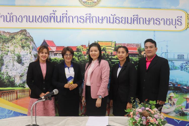 ให้ความรู้เกี่ยวกับการปฏิบัติงานของกลุ่มบริหารงานการเงินและสินทรัพย์ กับนักศึกษาฝึกปฏิบัติการวิชาชีพบริหารการศึกษาระดับปริญญาโท