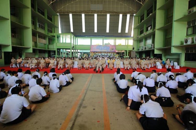 พิธีไหว้ครู และประดับเข็มคณะกรรมการนักเรียน ประจำปีการศึกษา ๒๕๖๓